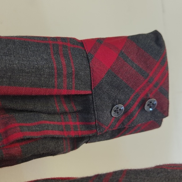 Cabi Cunningham Popover Top - Picture 13 of 15